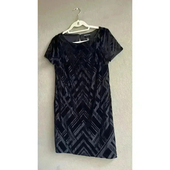 White House Black Market Black Geometric Burnout Velvet Shift Dress Size S - Picture 3 of 7